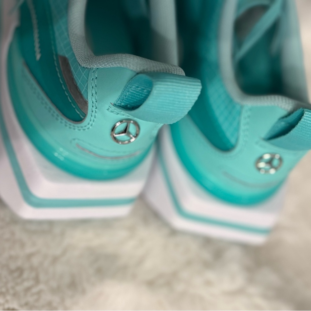 Puma Blue and White Sneakers Sporty Design